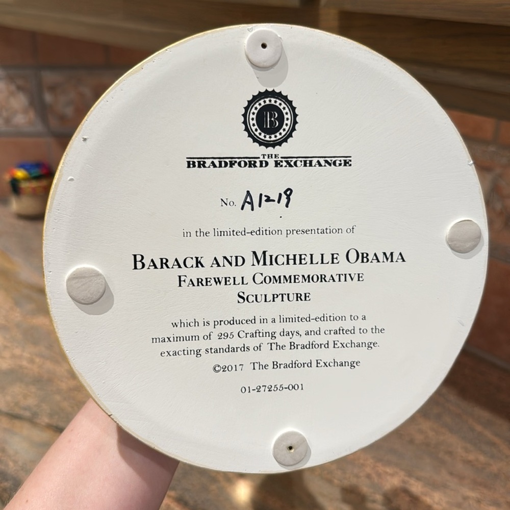 Bradford Exchange Barack & Michelle Obama Farewell Address Figurine Statue - Picture 9 of 9